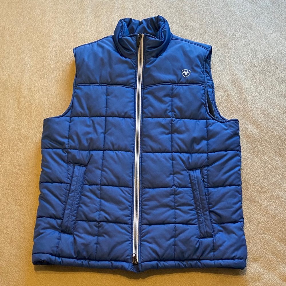 Ariat Insulated Quilted Vest. Men's size Medium.